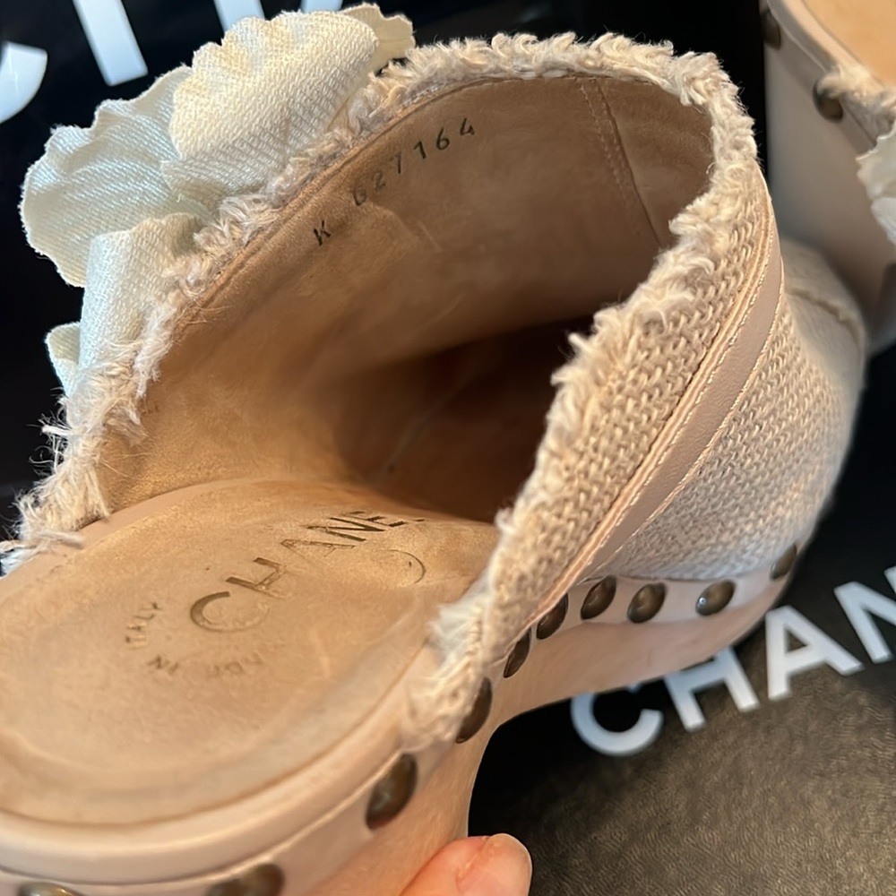 Runway Chanel Clogs Canvas Studded Camellia Flower Shoes Italy 38 - Picture 3 of 9